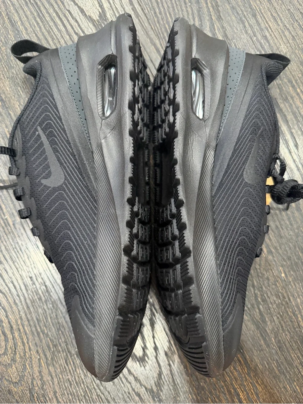 Nike Air Max Nuaxis Mens Size 11 Triple Black Anthracite Running size 8